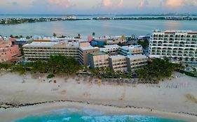 Flamingo Cancun Resort